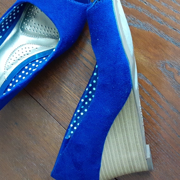 NWT open toe wedge heel shoes - Picture 2 of 12